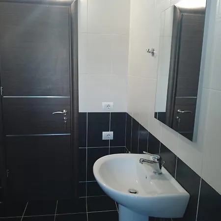 Polonia Hotel apartamentowy Saranda