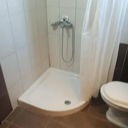 Apart Otel Polonia Saranda